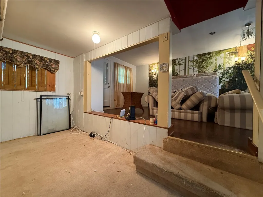 9 Amesbury Road, Henrietta, New York 14623, Henrietta, New York 14623, 5 Bedrooms Bedrooms, 10 Rooms Rooms,1 BathroomBathrooms,Residential,For Sale,9 Amesbury Road, Henrietta, New York 14623,0,R1631447