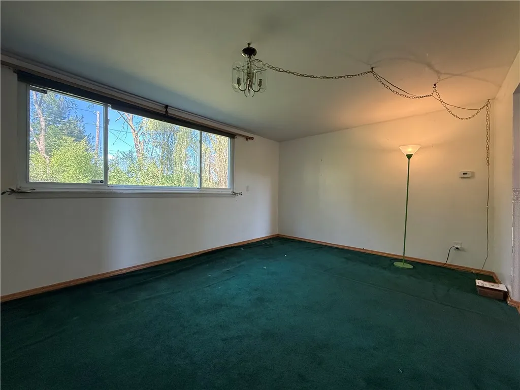 9 Amesbury Road, Henrietta, New York 14623, Henrietta, New York 14623, 5 Bedrooms Bedrooms, 10 Rooms Rooms,1 BathroomBathrooms,Residential,For Sale,9 Amesbury Road, Henrietta, New York 14623,0,R1631447