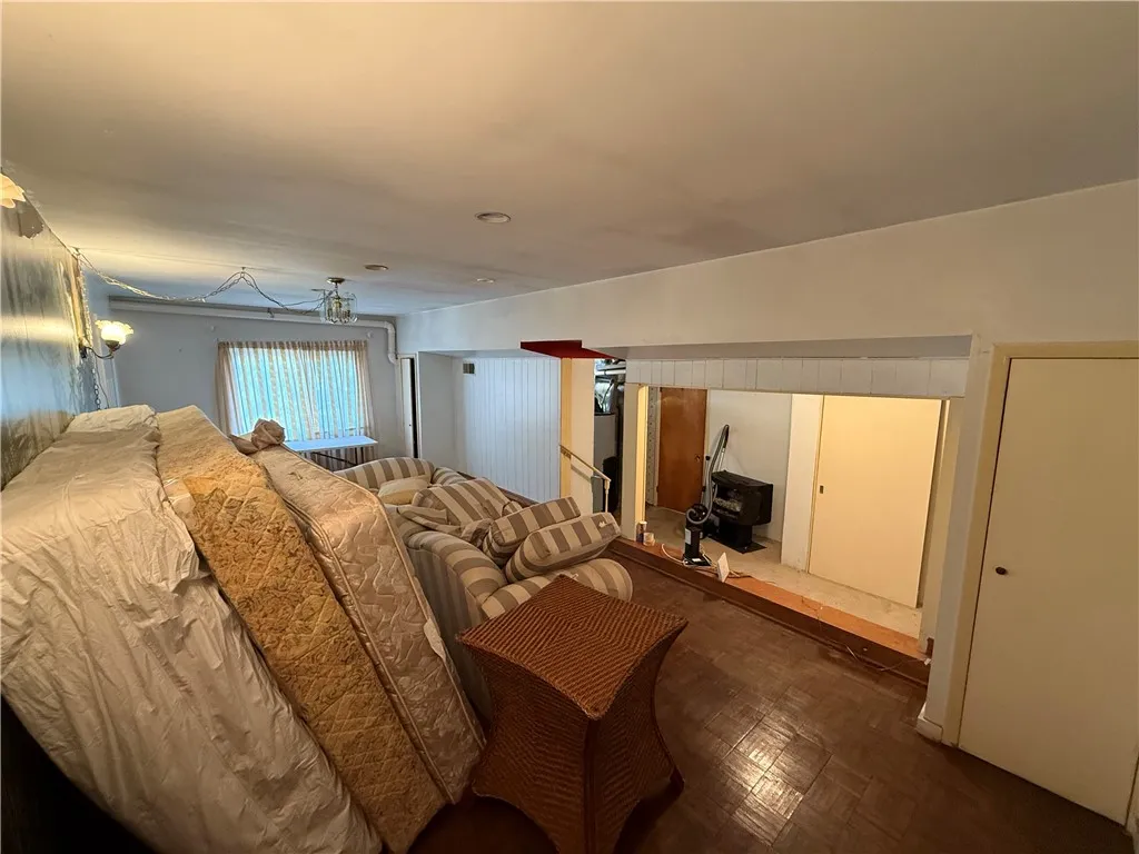 9 Amesbury Road, Henrietta, New York 14623, Henrietta, New York 14623, 5 Bedrooms Bedrooms, 10 Rooms Rooms,1 BathroomBathrooms,Residential,For Sale,9 Amesbury Road, Henrietta, New York 14623,0,R1631447