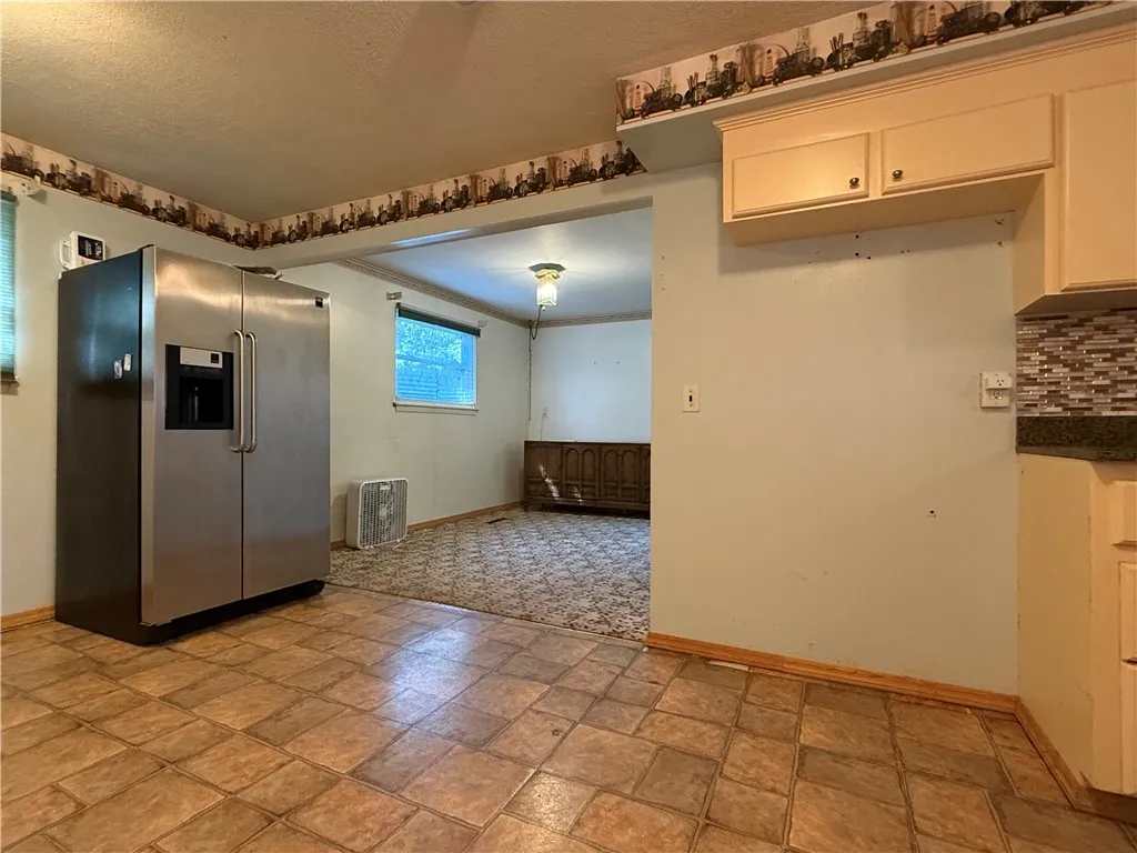 9 Amesbury Road, Henrietta, New York 14623, Henrietta, New York 14623, 5 Bedrooms Bedrooms, 10 Rooms Rooms,1 BathroomBathrooms,Residential,For Sale,9 Amesbury Road, Henrietta, New York 14623,0,R1631447