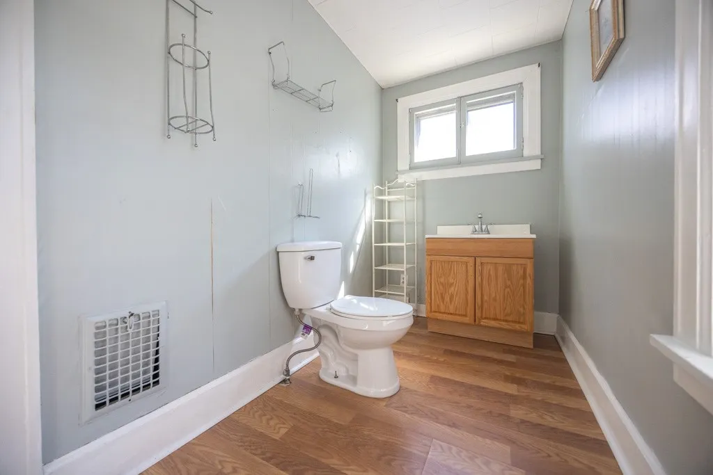 209 Alameda Street, Rochester, New York 14613, Rochester, New York 14613, 3 Bedrooms Bedrooms, 7 Rooms Rooms,1 BathroomBathrooms,Residential,Closed,209 Alameda Street, Rochester, New York 14613,0,R1635206