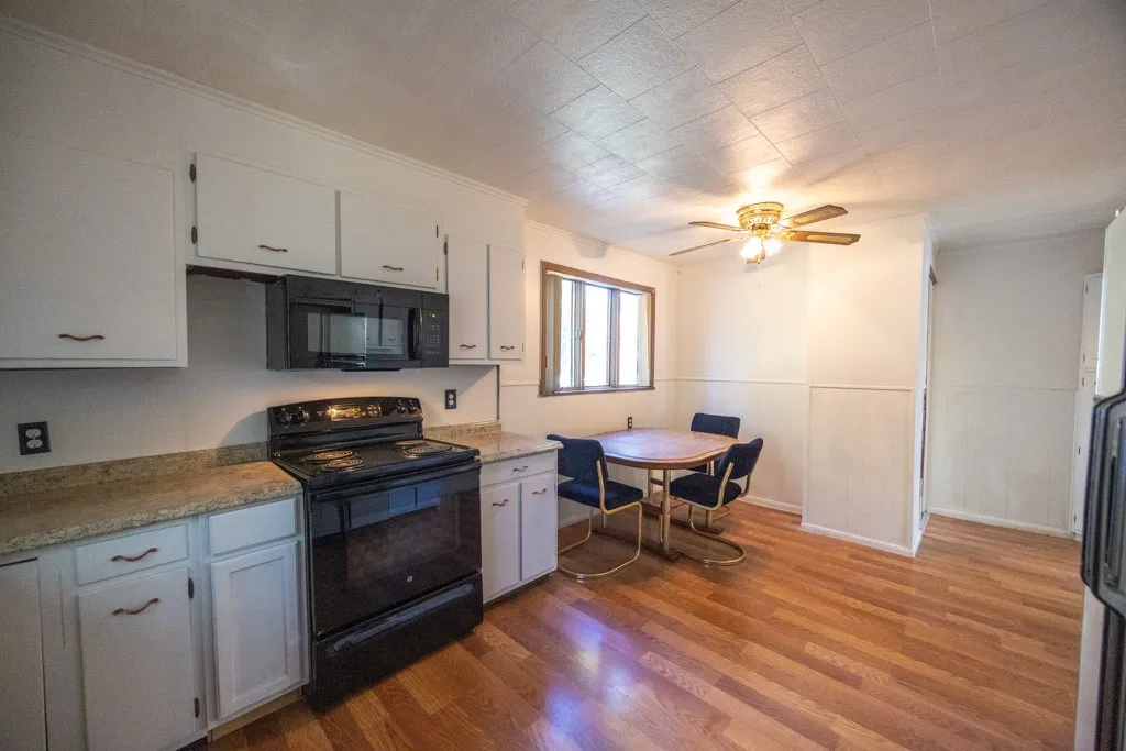 209 Alameda Street, Rochester, New York 14613, Rochester, New York 14613, 3 Bedrooms Bedrooms, 7 Rooms Rooms,1 BathroomBathrooms,Residential,Closed,209 Alameda Street, Rochester, New York 14613,0,R1635206