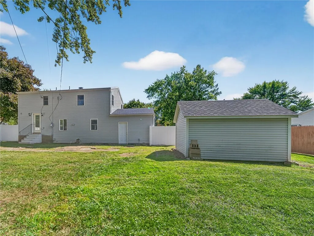 8 Weatherwood Lane, Chili, New York 14624, Chili, New York 14624, 3 Bedrooms Bedrooms, 6 Rooms Rooms,2 BathroomsBathrooms,Residential,Closed,8 Weatherwood Lane, Chili, New York 14624,0,R1627072