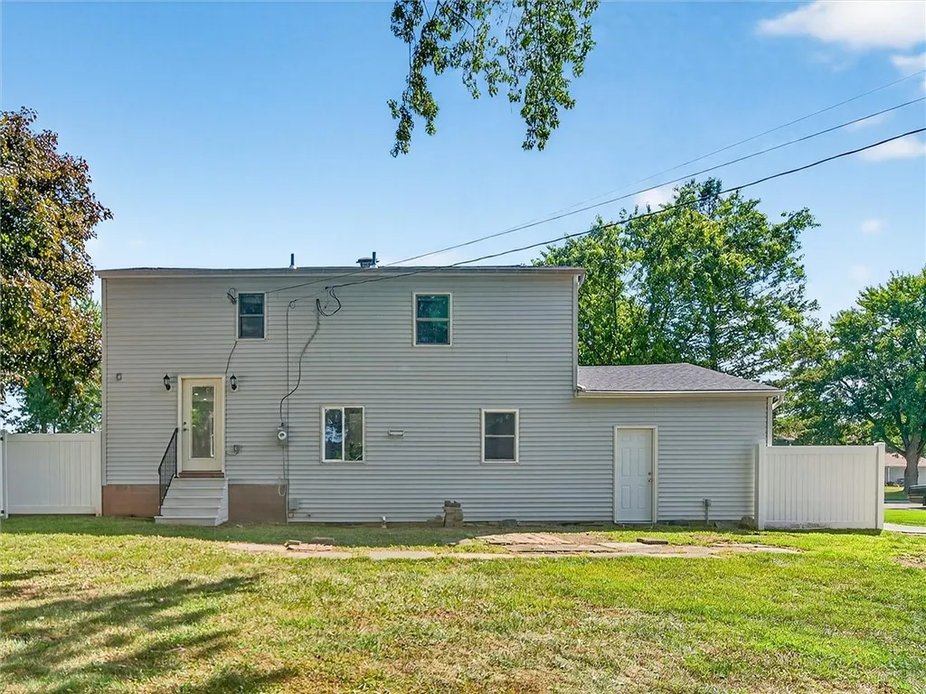 8 Weatherwood Lane, Chili, New York 14624, Chili, New York 14624, 3 Bedrooms Bedrooms, 6 Rooms Rooms,2 BathroomsBathrooms,Residential,Closed,8 Weatherwood Lane, Chili, New York 14624,0,R1627072