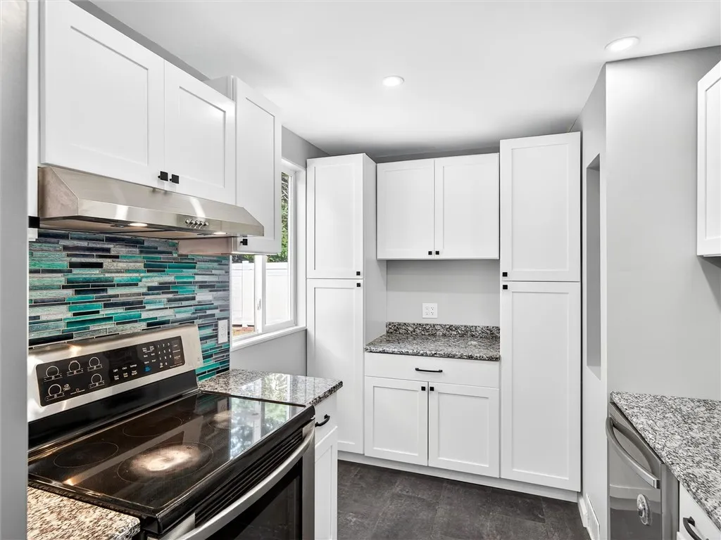 8 Weatherwood Lane, Chili, New York 14624, Chili, New York 14624, 3 Bedrooms Bedrooms, 6 Rooms Rooms,2 BathroomsBathrooms,Residential,Closed,8 Weatherwood Lane, Chili, New York 14624,0,R1627072