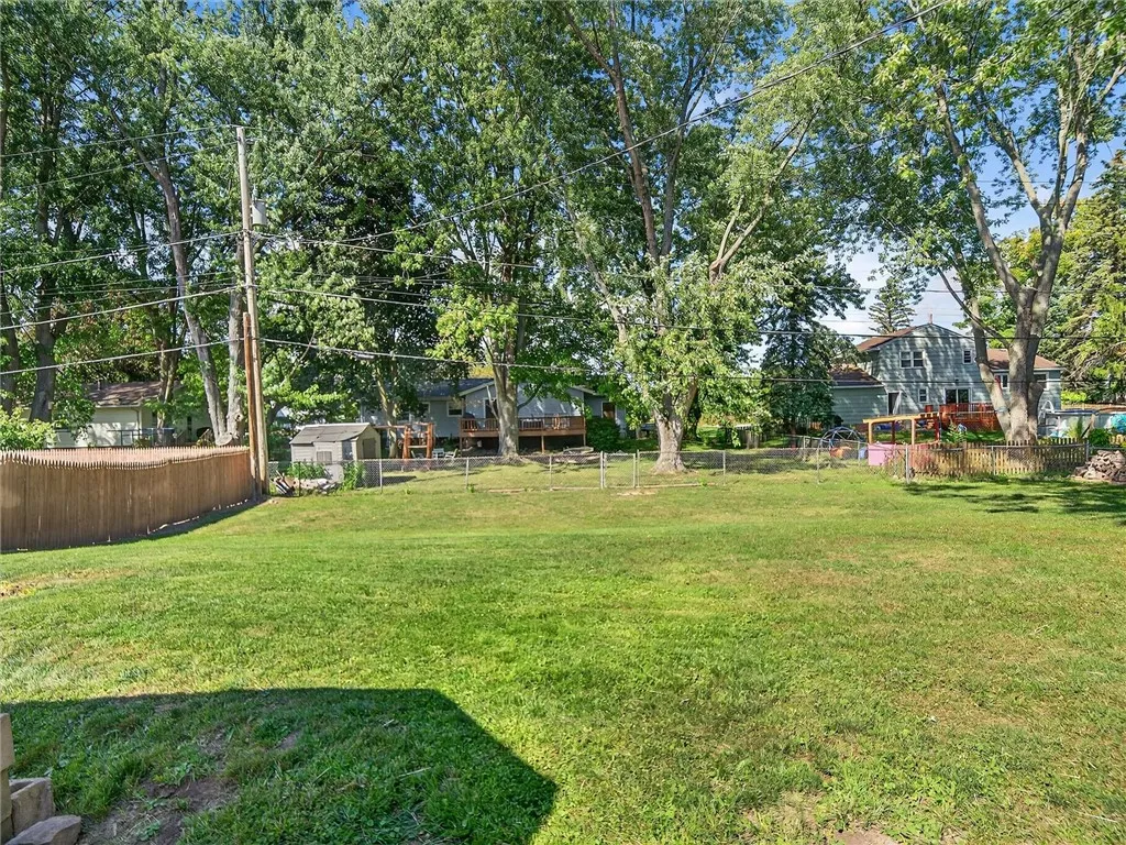 8 Weatherwood Lane, Chili, New York 14624, Chili, New York 14624, 3 Bedrooms Bedrooms, 6 Rooms Rooms,2 BathroomsBathrooms,Residential,Closed,8 Weatherwood Lane, Chili, New York 14624,0,R1627072