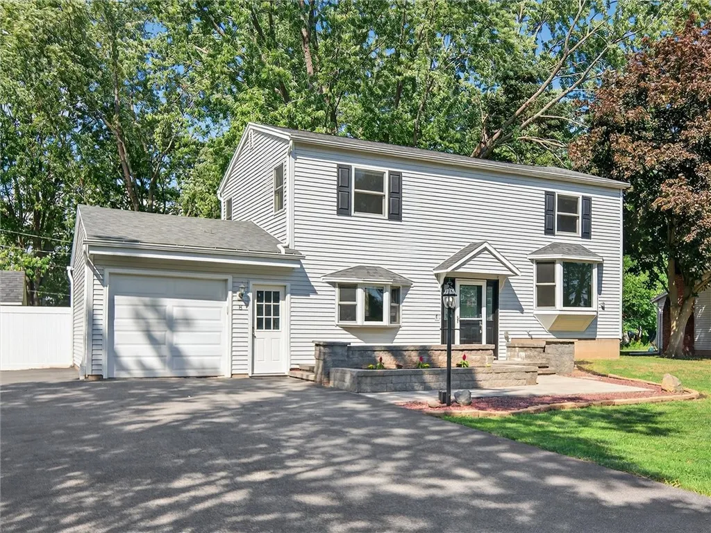 8 Weatherwood Lane, Chili, New York 14624, Chili, New York 14624, 3 Bedrooms Bedrooms, 6 Rooms Rooms,2 BathroomsBathrooms,Residential,Closed,8 Weatherwood Lane, Chili, New York 14624,0,R1627072