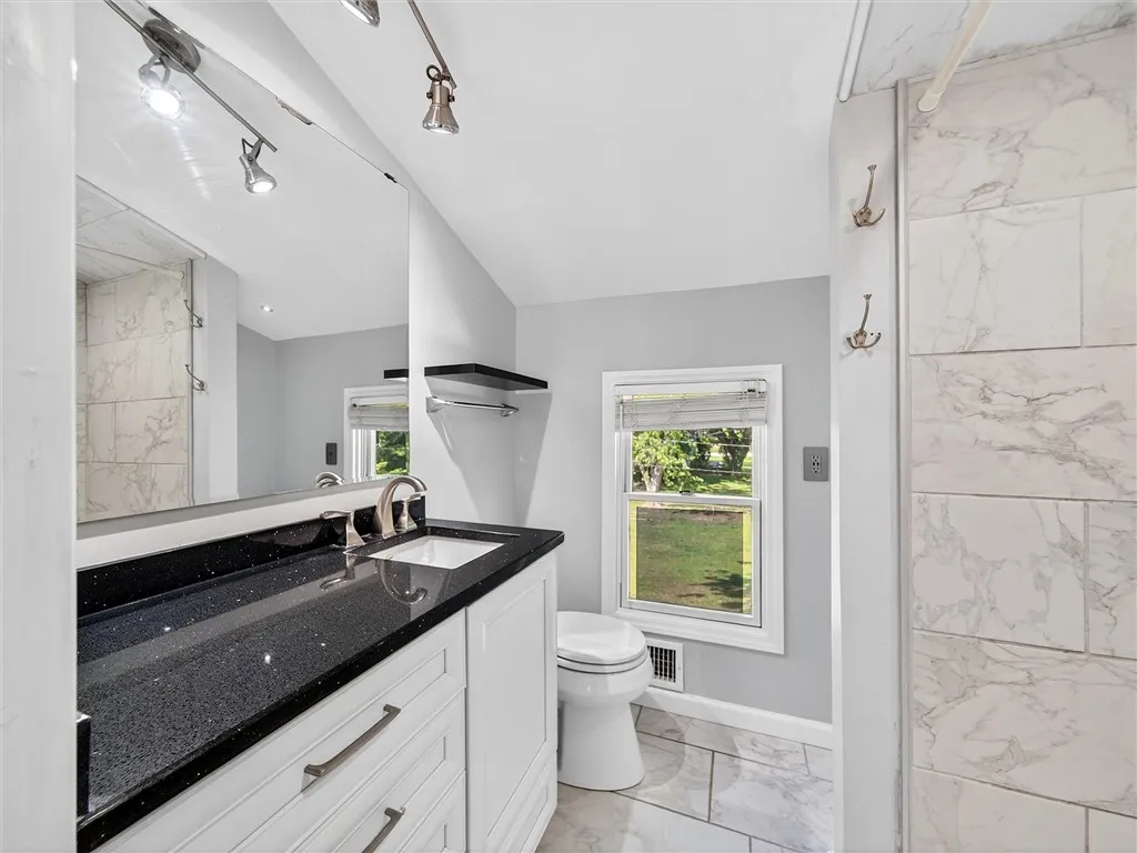 8 Weatherwood Lane, Chili, New York 14624, Chili, New York 14624, 3 Bedrooms Bedrooms, 6 Rooms Rooms,2 BathroomsBathrooms,Residential,Closed,8 Weatherwood Lane, Chili, New York 14624,0,R1627072
