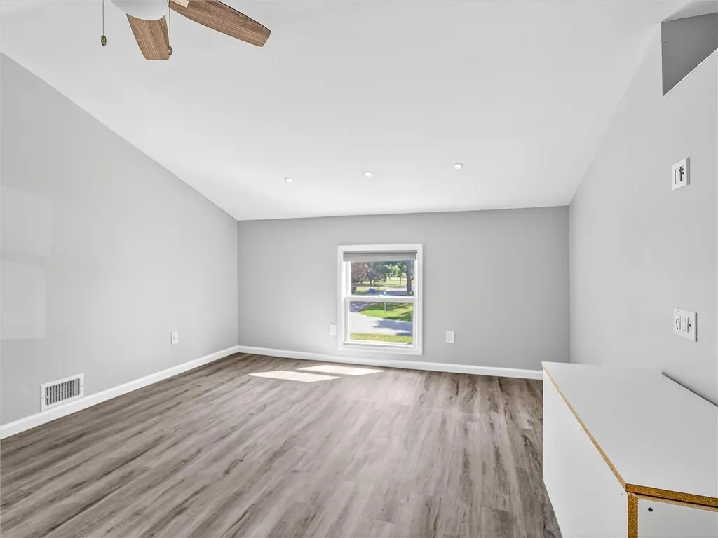 8 Weatherwood Lane, Chili, New York 14624, Chili, New York 14624, 3 Bedrooms Bedrooms, 6 Rooms Rooms,2 BathroomsBathrooms,Residential,Closed,8 Weatherwood Lane, Chili, New York 14624,0,R1627072