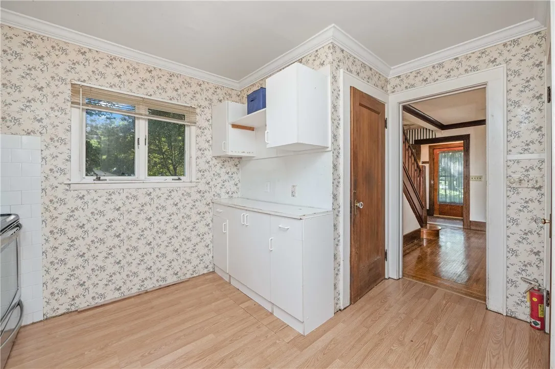 3902 Culver Road, Irondequoit, New York 14622, Irondequoit, New York 14622, 3 Bedrooms Bedrooms, 8 Rooms Rooms,2 BathroomsBathrooms,Residential,Closed,3902 Culver Road, Irondequoit, New York 14622,0,R1635095