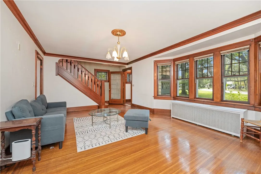 3902 Culver Road, Irondequoit, New York 14622, Irondequoit, New York 14622, 3 Bedrooms Bedrooms, 8 Rooms Rooms,2 BathroomsBathrooms,Residential,Closed,3902 Culver Road, Irondequoit, New York 14622,0,R1635095