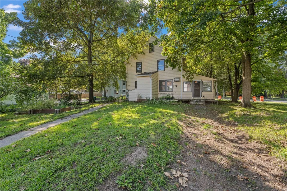 3902 Culver Road, Irondequoit, New York 14622, Irondequoit, New York 14622, 3 Bedrooms Bedrooms, 8 Rooms Rooms,2 BathroomsBathrooms,Residential,Closed,3902 Culver Road, Irondequoit, New York 14622,0,R1635095