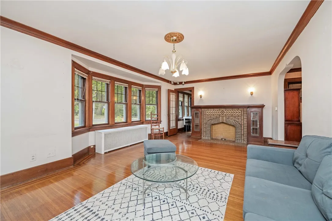 3902 Culver Road, Irondequoit, New York 14622, Irondequoit, New York 14622, 3 Bedrooms Bedrooms, 8 Rooms Rooms,2 BathroomsBathrooms,Residential,Closed,3902 Culver Road, Irondequoit, New York 14622,0,R1635095