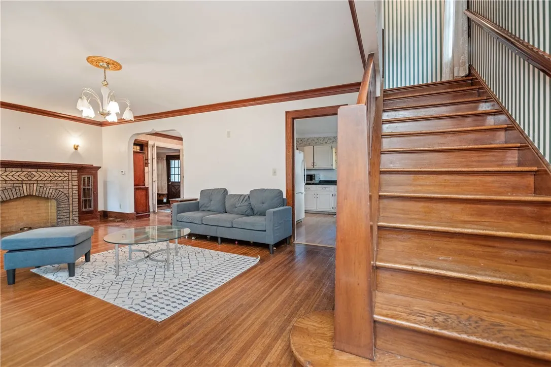 3902 Culver Road, Irondequoit, New York 14622, Irondequoit, New York 14622, 3 Bedrooms Bedrooms, 8 Rooms Rooms,2 BathroomsBathrooms,Residential,Closed,3902 Culver Road, Irondequoit, New York 14622,0,R1635095