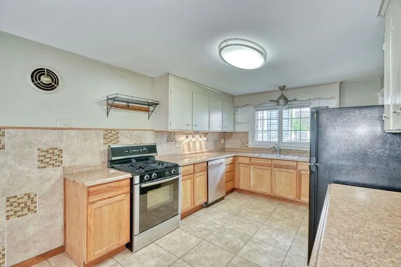 373 Alexander Street, Rochester, New York 14607, Rochester, New York 14607, 4 Bedrooms Bedrooms, 8 Rooms Rooms,3 BathroomsBathrooms,Residential,Closed,373 Alexander Street, Rochester, New York 14607,0,R1633562