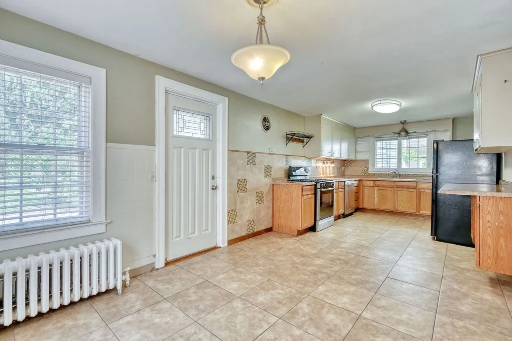 373 Alexander Street, Rochester, New York 14607, Rochester, New York 14607, 4 Bedrooms Bedrooms, 8 Rooms Rooms,3 BathroomsBathrooms,Residential,Closed,373 Alexander Street, Rochester, New York 14607,0,R1633562