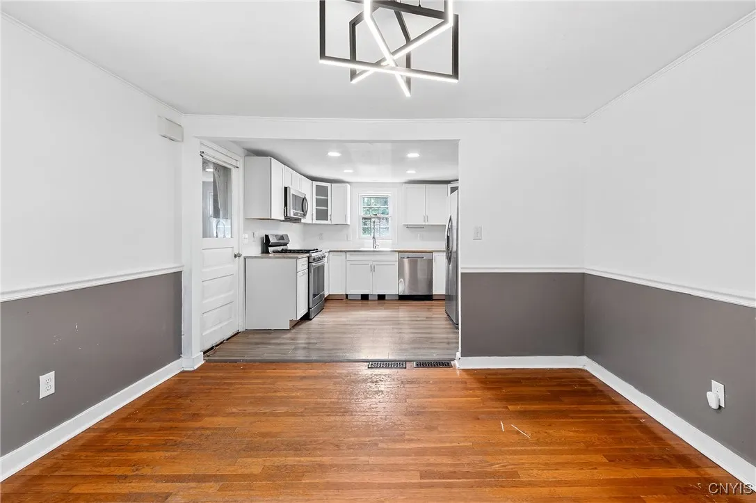 121 West Molloy Road, Salina, New York 13211, Salina, New York 13211, 3 Bedrooms Bedrooms, 11 Rooms Rooms,2 BathroomsBathrooms,Residential,Closed,121 West Molloy Road, Salina, New York 13211,0,S1635026