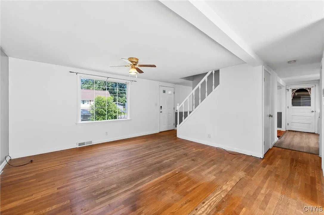 121 West Molloy Road, Salina, New York 13211, Salina, New York 13211, 3 Bedrooms Bedrooms, 11 Rooms Rooms,2 BathroomsBathrooms,Residential,Closed,121 West Molloy Road, Salina, New York 13211,0,S1635026