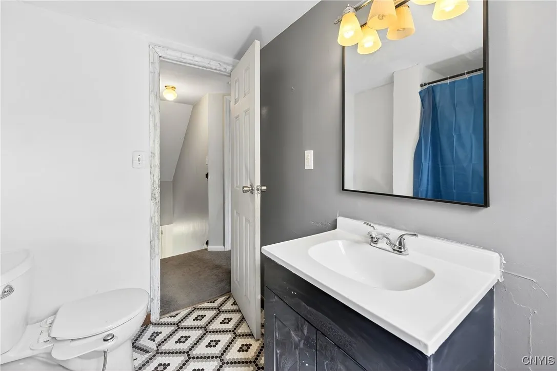 121 West Molloy Road, Salina, New York 13211, Salina, New York 13211, 3 Bedrooms Bedrooms, 11 Rooms Rooms,2 BathroomsBathrooms,Residential,Closed,121 West Molloy Road, Salina, New York 13211,0,S1635026