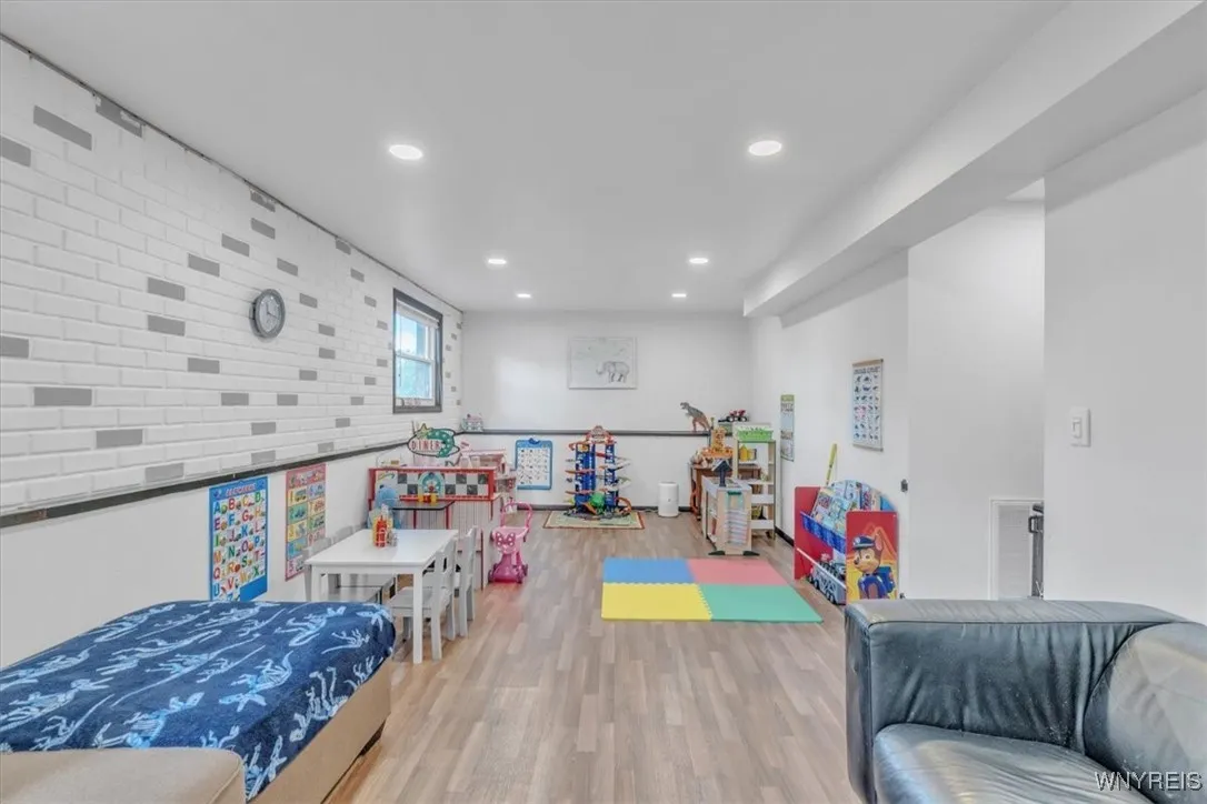 1st Floor Family / Bonus Room