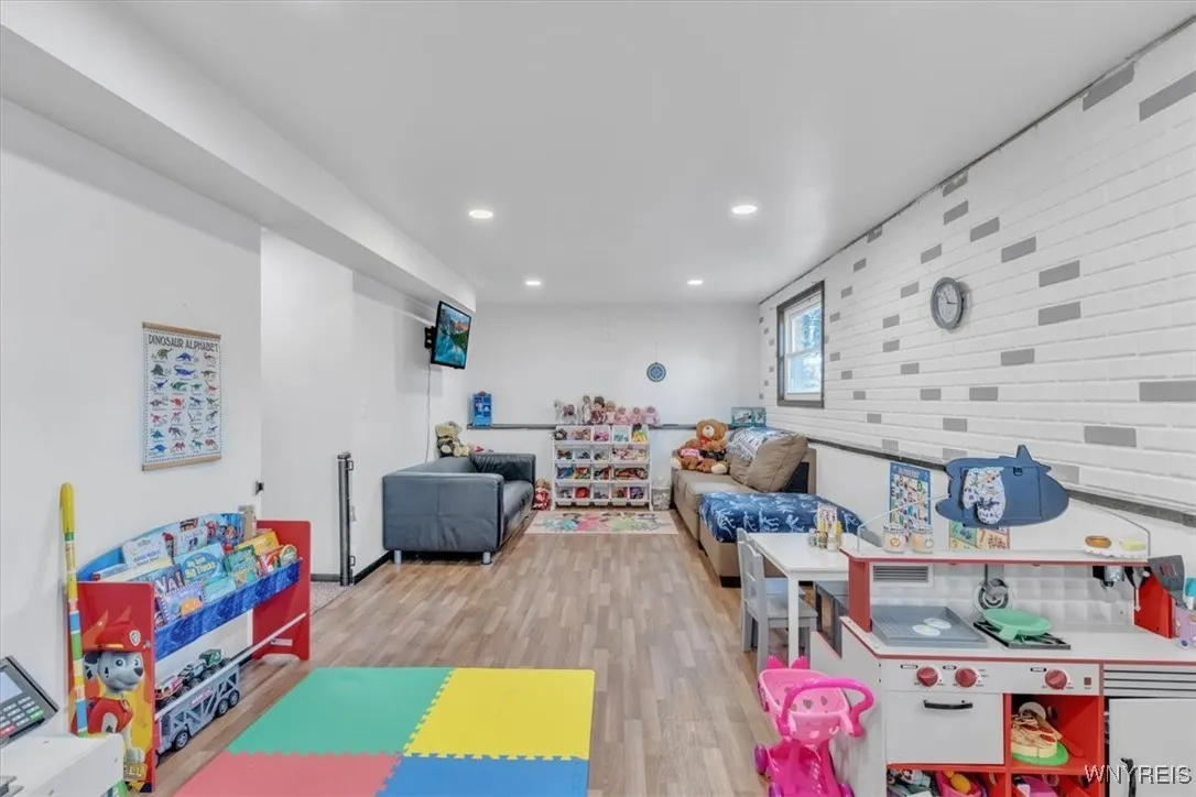 1st Floor Family / Bonus Room