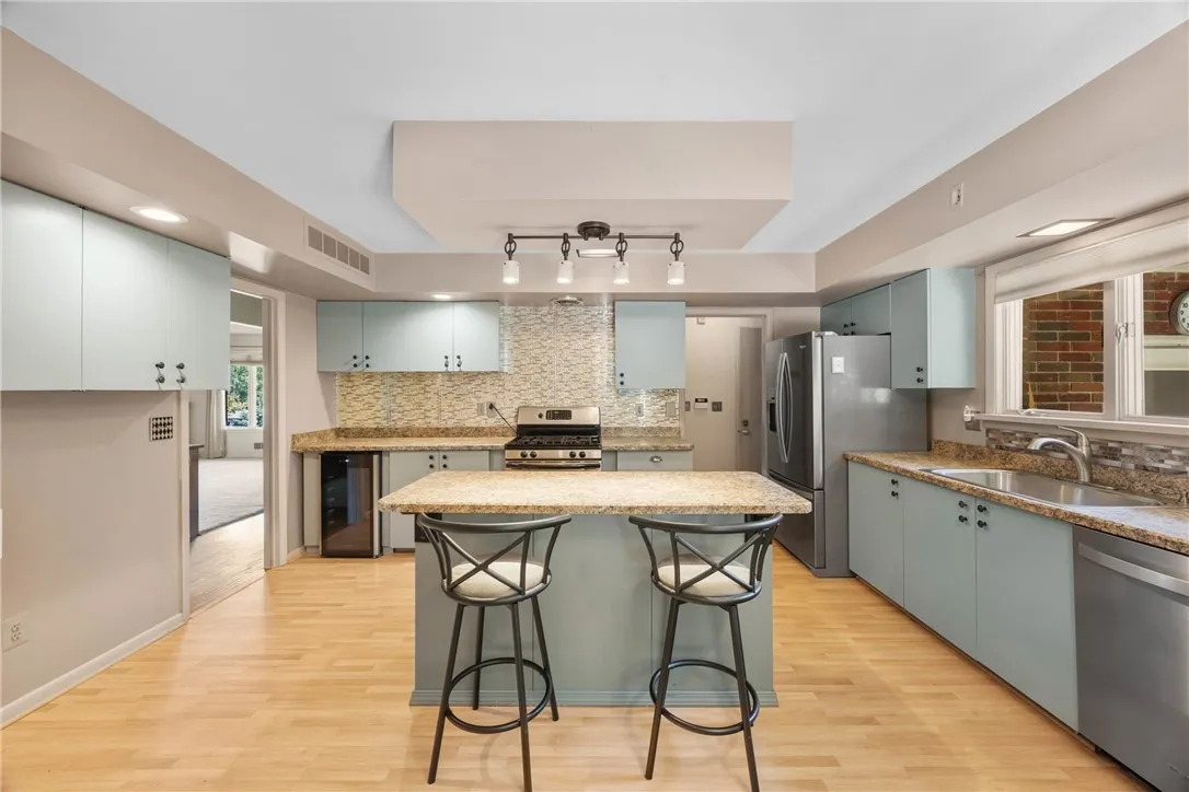 689 Maple Drive, Webster, New York 14580, Webster, New York 14580, 2 Bedrooms Bedrooms, 4 Rooms Rooms,1 BathroomBathrooms,Residential,Closed,689 Maple Drive, Webster, New York 14580,0,R1633245