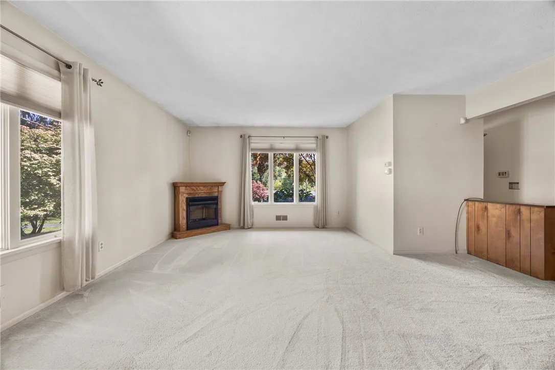 689 Maple Drive, Webster, New York 14580, Webster, New York 14580, 2 Bedrooms Bedrooms, 4 Rooms Rooms,1 BathroomBathrooms,Residential,Closed,689 Maple Drive, Webster, New York 14580,0,R1633245