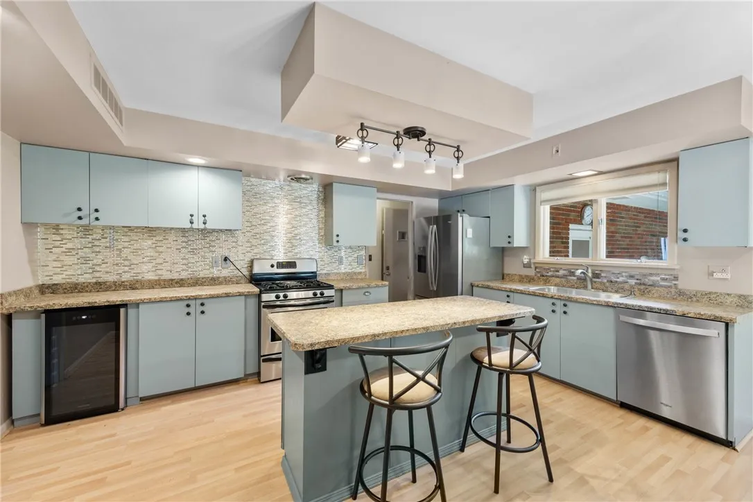 689 Maple Drive, Webster, New York 14580, Webster, New York 14580, 2 Bedrooms Bedrooms, 4 Rooms Rooms,1 BathroomBathrooms,Residential,Closed,689 Maple Drive, Webster, New York 14580,0,R1633245