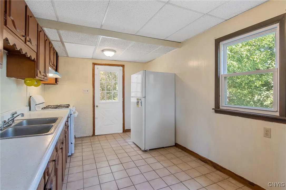 1905 Brewerton Road, Salina, New York 13211, Salina, New York 13211, 3 Bedrooms Bedrooms, 6 Rooms Rooms,1 BathroomBathrooms,Residential,For Sale,1905 Brewerton Road, Salina, New York 13211,0,S1635224