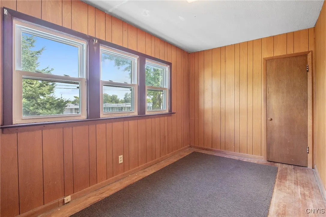 1905 Brewerton Road, Salina, New York 13211, Salina, New York 13211, 3 Bedrooms Bedrooms, 6 Rooms Rooms,1 BathroomBathrooms,Residential,For Sale,1905 Brewerton Road, Salina, New York 13211,0,S1635224