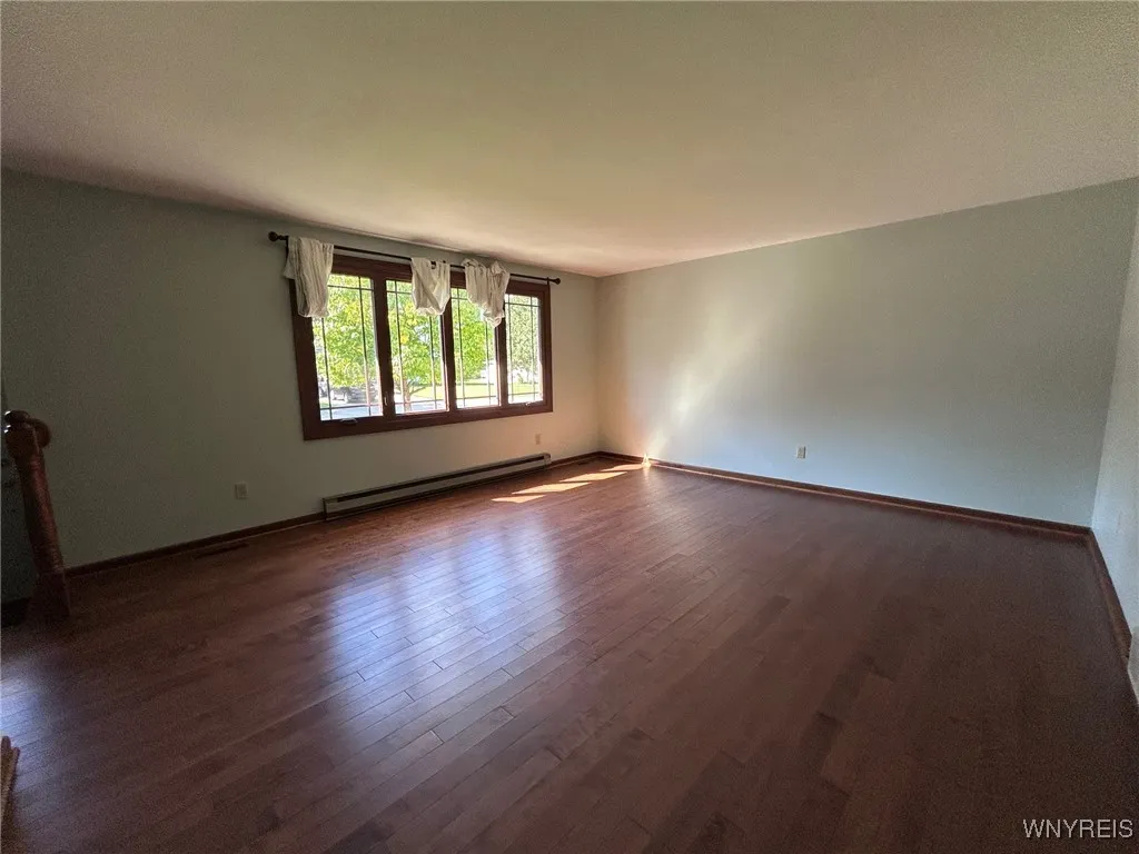 6142 Berkley Drive, Orchard Park, New York 14127, Orchard Park, New York 14127, 2 Bedrooms Bedrooms, 6 Rooms Rooms,1 BathroomBathrooms,Residential Lease,For Rent,6142 Berkley Drive, Orchard Park, New York 14127,0,B1635463