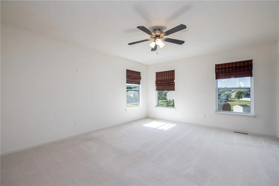 SPACIOUS THREE BEDROOMS