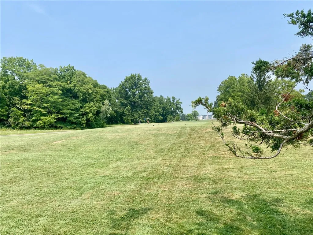 NEARBY RIVERTON OAKS PUBLIC GOLF COURSE