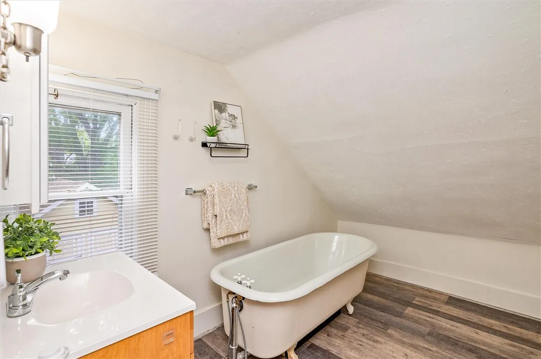 1921 Dewey Avenue, Rochester, New York 14615, Rochester, New York 14615, 2 Bedrooms Bedrooms, 5 Rooms Rooms,2 BathroomsBathrooms,Residential,Closed,1921 Dewey Avenue, Rochester, New York 14615,0,R1635176