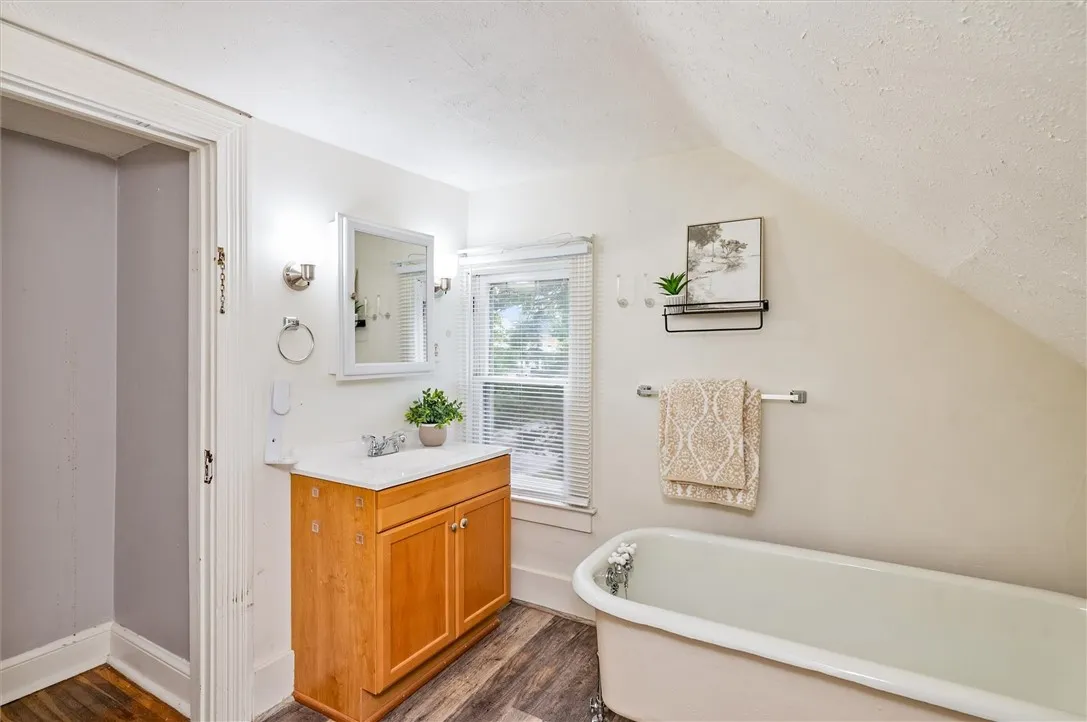 1921 Dewey Avenue, Rochester, New York 14615, Rochester, New York 14615, 2 Bedrooms Bedrooms, 5 Rooms Rooms,2 BathroomsBathrooms,Residential,Closed,1921 Dewey Avenue, Rochester, New York 14615,0,R1635176