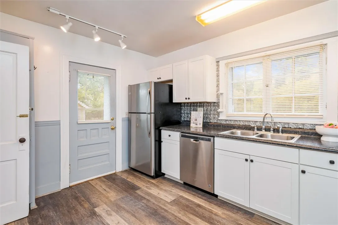 1921 Dewey Avenue, Rochester, New York 14615, Rochester, New York 14615, 2 Bedrooms Bedrooms, 5 Rooms Rooms,2 BathroomsBathrooms,Residential,Closed,1921 Dewey Avenue, Rochester, New York 14615,0,R1635176