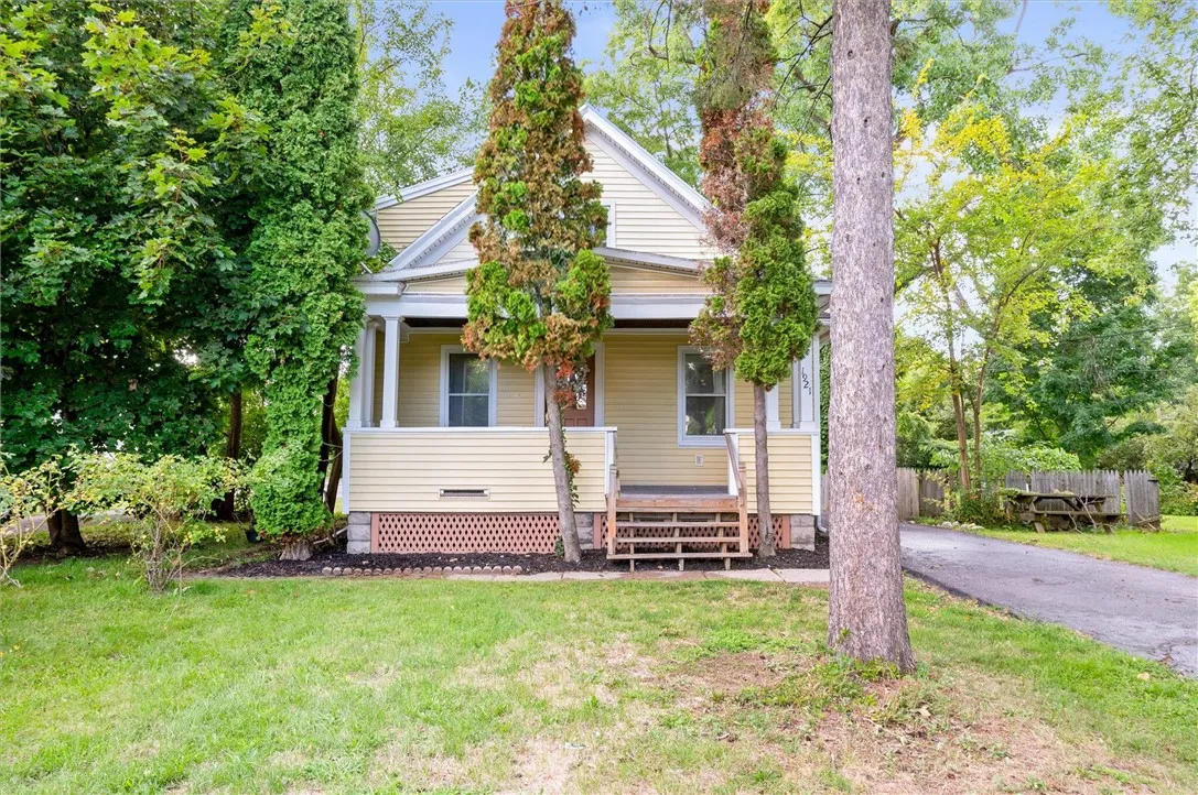 1921 Dewey Avenue, Rochester, New York 14615, Rochester, New York 14615, 2 Bedrooms Bedrooms, 5 Rooms Rooms,2 BathroomsBathrooms,Residential,Closed,1921 Dewey Avenue, Rochester, New York 14615,0,R1635176