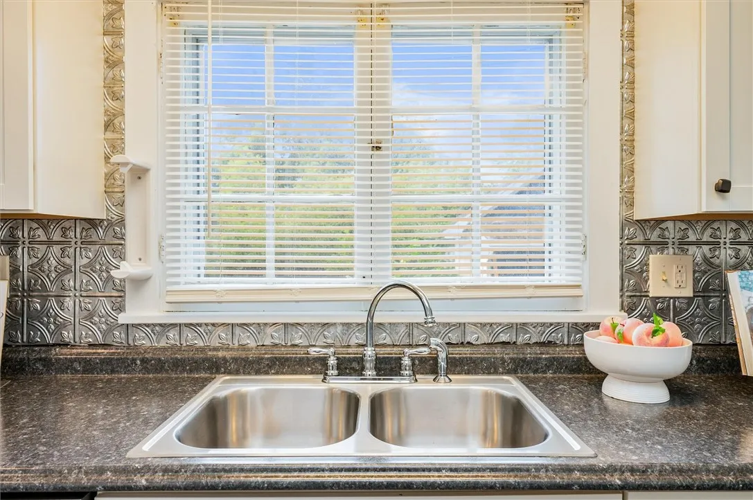 1921 Dewey Avenue, Rochester, New York 14615, Rochester, New York 14615, 2 Bedrooms Bedrooms, 5 Rooms Rooms,2 BathroomsBathrooms,Residential,Closed,1921 Dewey Avenue, Rochester, New York 14615,0,R1635176