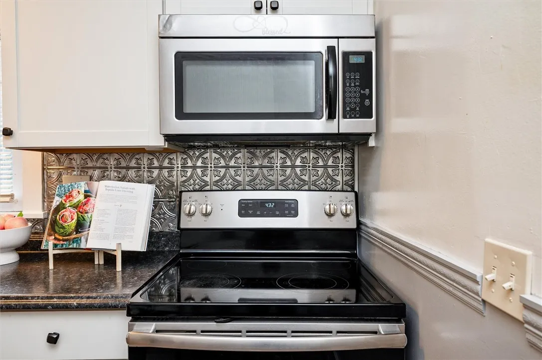 1921 Dewey Avenue, Rochester, New York 14615, Rochester, New York 14615, 2 Bedrooms Bedrooms, 5 Rooms Rooms,2 BathroomsBathrooms,Residential,Closed,1921 Dewey Avenue, Rochester, New York 14615,0,R1635176