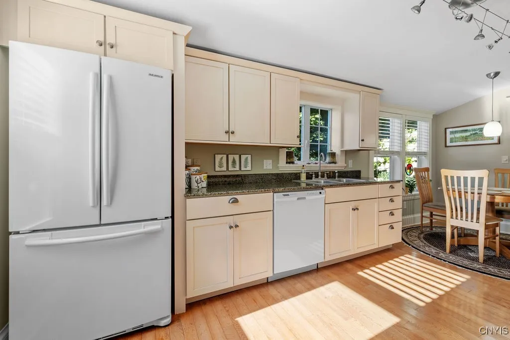 120 Fennell Street, Skaneateles, New York 13152, Skaneateles, New York 13152, 3 Bedrooms Bedrooms, 7 Rooms Rooms,2 BathroomsBathrooms,Residential,Closed,120 Fennell Street, Skaneateles, New York 13152,0,S1634029