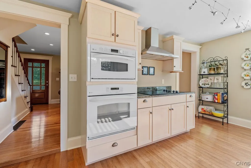 120 Fennell Street, Skaneateles, New York 13152, Skaneateles, New York 13152, 3 Bedrooms Bedrooms, 7 Rooms Rooms,2 BathroomsBathrooms,Residential,Closed,120 Fennell Street, Skaneateles, New York 13152,0,S1634029