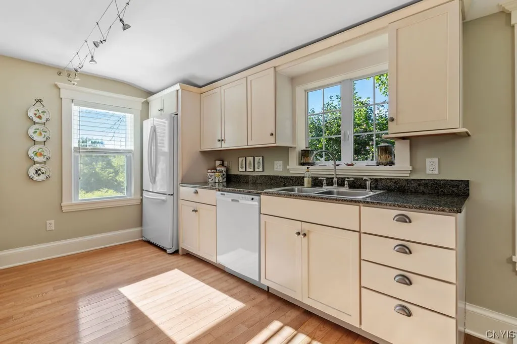 120 Fennell Street, Skaneateles, New York 13152, Skaneateles, New York 13152, 3 Bedrooms Bedrooms, 7 Rooms Rooms,2 BathroomsBathrooms,Residential,Closed,120 Fennell Street, Skaneateles, New York 13152,0,S1634029