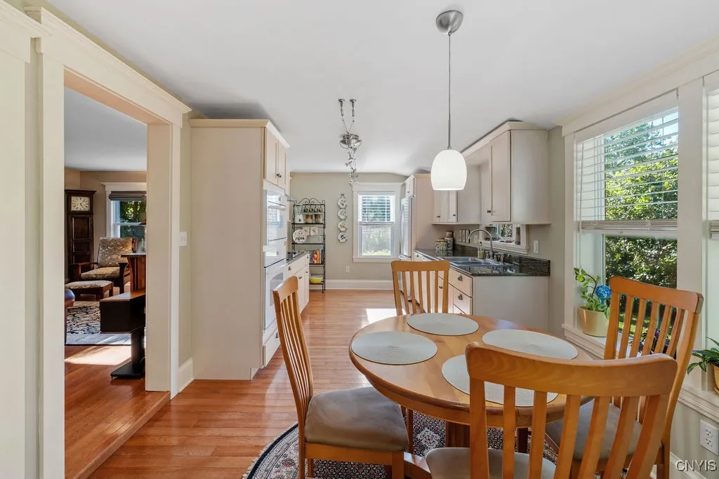 120 Fennell Street, Skaneateles, New York 13152, Skaneateles, New York 13152, 3 Bedrooms Bedrooms, 7 Rooms Rooms,2 BathroomsBathrooms,Residential,Closed,120 Fennell Street, Skaneateles, New York 13152,0,S1634029