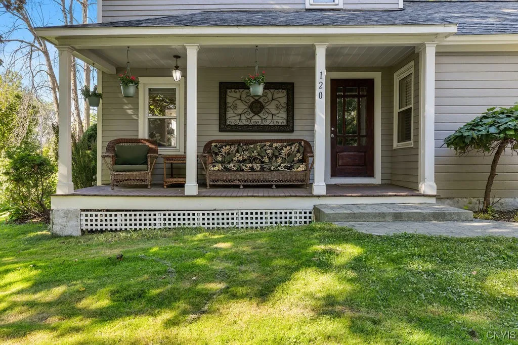 120 Fennell Street, Skaneateles, New York 13152, Skaneateles, New York 13152, 3 Bedrooms Bedrooms, 7 Rooms Rooms,2 BathroomsBathrooms,Residential,Closed,120 Fennell Street, Skaneateles, New York 13152,0,S1634029