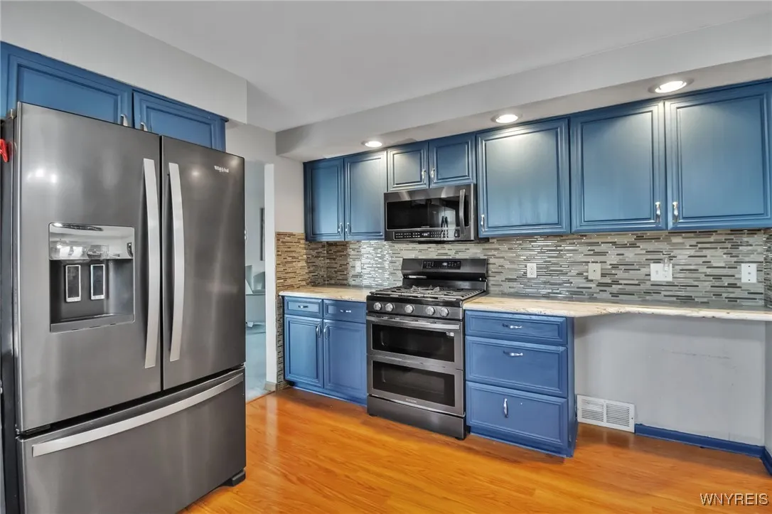 383 South Creek Drive, Cheektowaga, New York 14043, Cheektowaga, New York 14043, 3 Bedrooms Bedrooms, 7 Rooms Rooms,2 BathroomsBathrooms,Residential,For Sale,383 South Creek Drive, Cheektowaga, New York 14043,0,B1634849