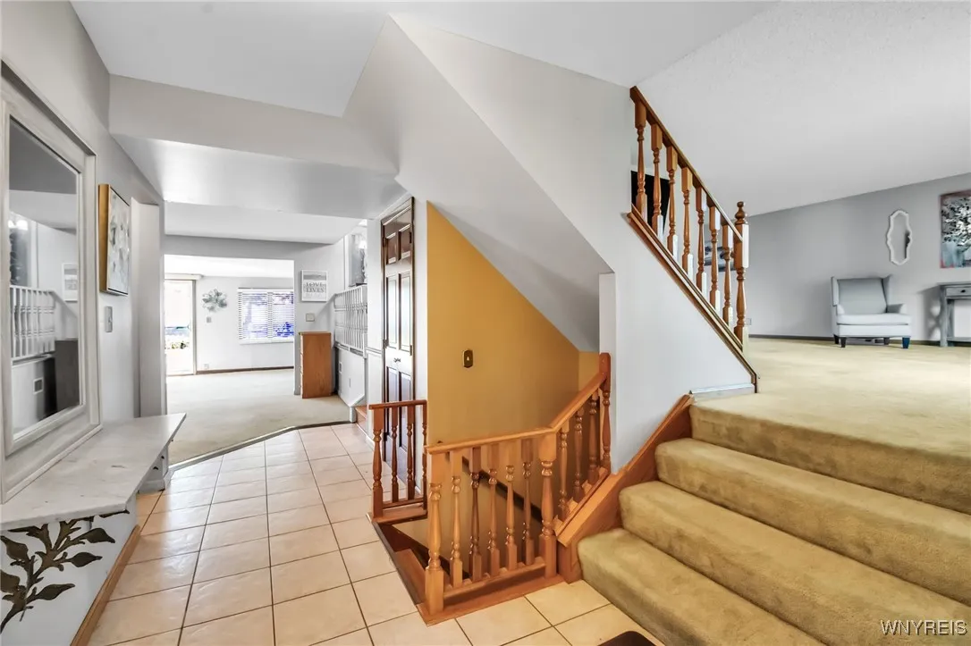 383 South Creek Drive, Cheektowaga, New York 14043, Cheektowaga, New York 14043, 3 Bedrooms Bedrooms, 7 Rooms Rooms,2 BathroomsBathrooms,Residential,For Sale,383 South Creek Drive, Cheektowaga, New York 14043,0,B1634849