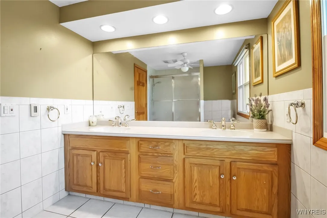 383 South Creek Drive, Cheektowaga, New York 14043, Cheektowaga, New York 14043, 3 Bedrooms Bedrooms, 7 Rooms Rooms,2 BathroomsBathrooms,Residential,For Sale,383 South Creek Drive, Cheektowaga, New York 14043,0,B1634849