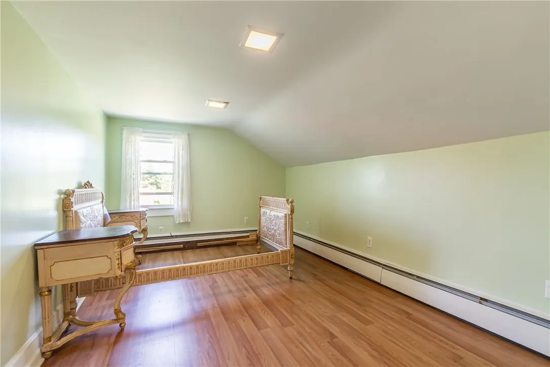 7625 West Port Bay Road, Huron, New York 14590, Huron, New York 14590, 5 Bedrooms Bedrooms, 8 Rooms Rooms,2 BathroomsBathrooms,Residential,For Sale,7625 West Port Bay Road, Huron, New York 14590,0,R1635071