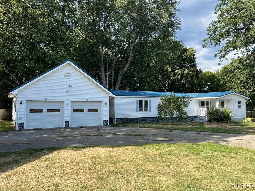 14079 West County House Road, Albion, New York 144, Albion, New York 14411, 2 Bedrooms Bedrooms, 5 Rooms Rooms,1 BathroomBathrooms,Residential,Closed,14079 West County House Road, Albion, New York 144,0,B1635485