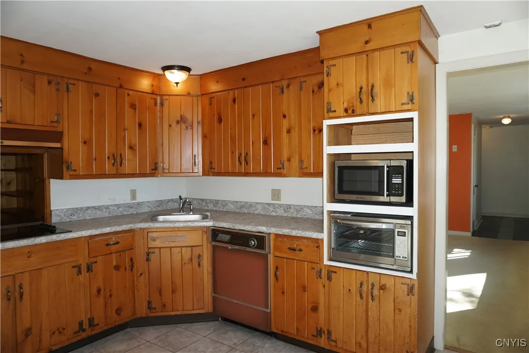 5002 West Genesee Street, Camillus, New York 13031, Camillus, New York 13031, ,Commercial Sale,For Sale,5002 West Genesee Street, Camillus, New York 13031,0,S1635502